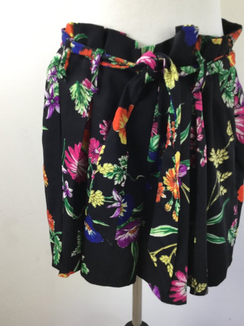 Express Black Floral "Shortie Extreme High Rise" Short 16